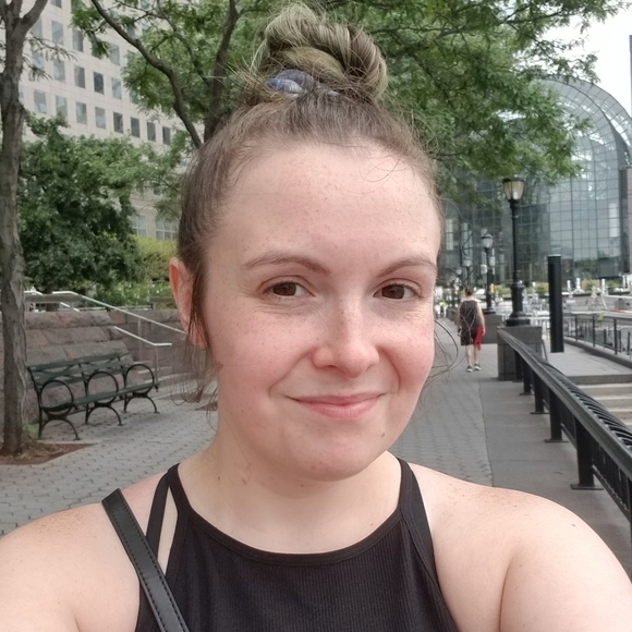 Meet your Posher, Katherine - Picture 2 of 3